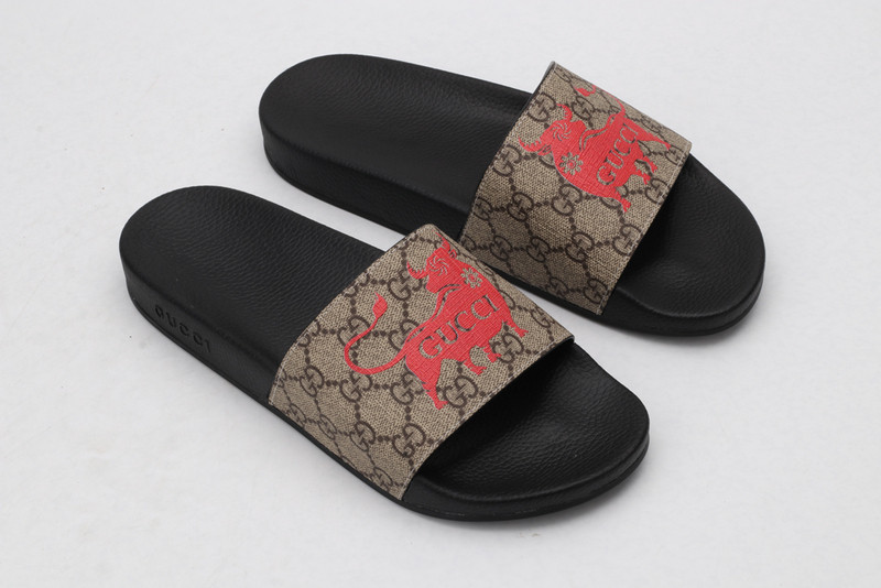 GUC LEATHER SLIDE