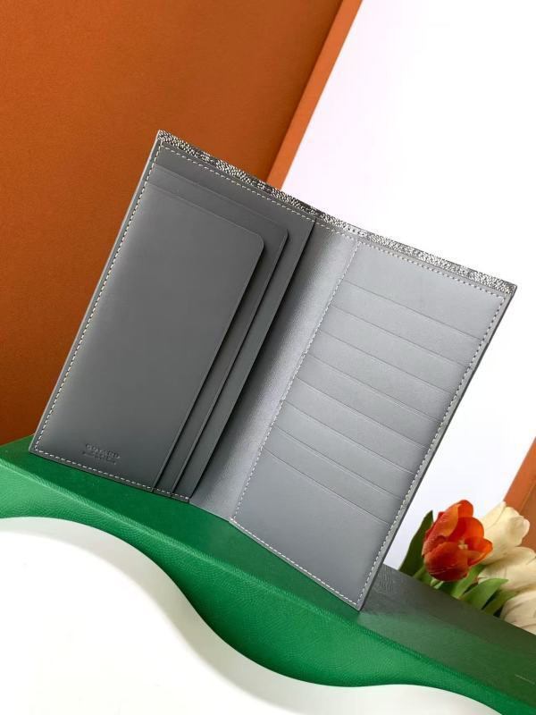 G09ard saint-roch long wallet