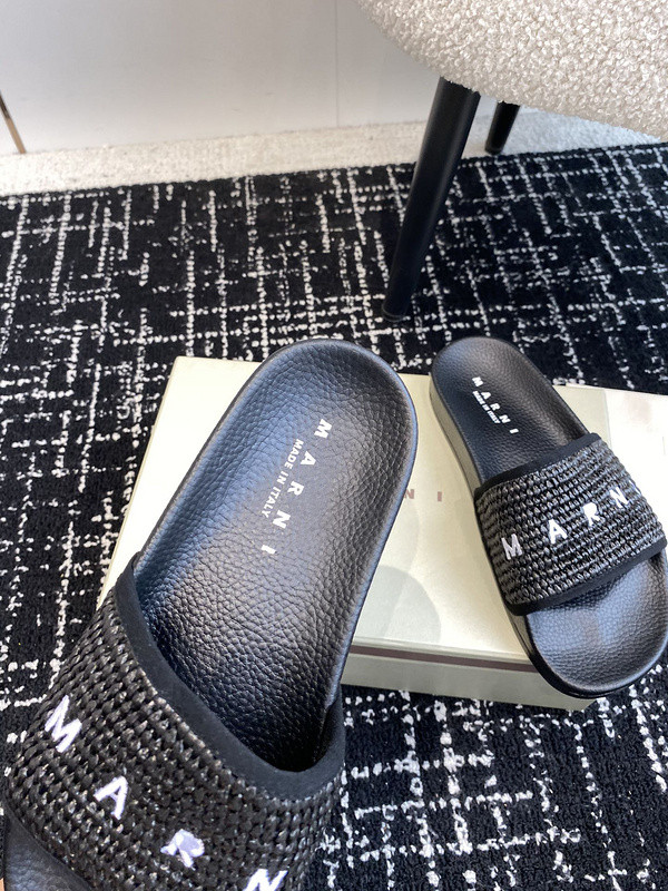 MARNI EMBROIDERED-LOGO SLIDES