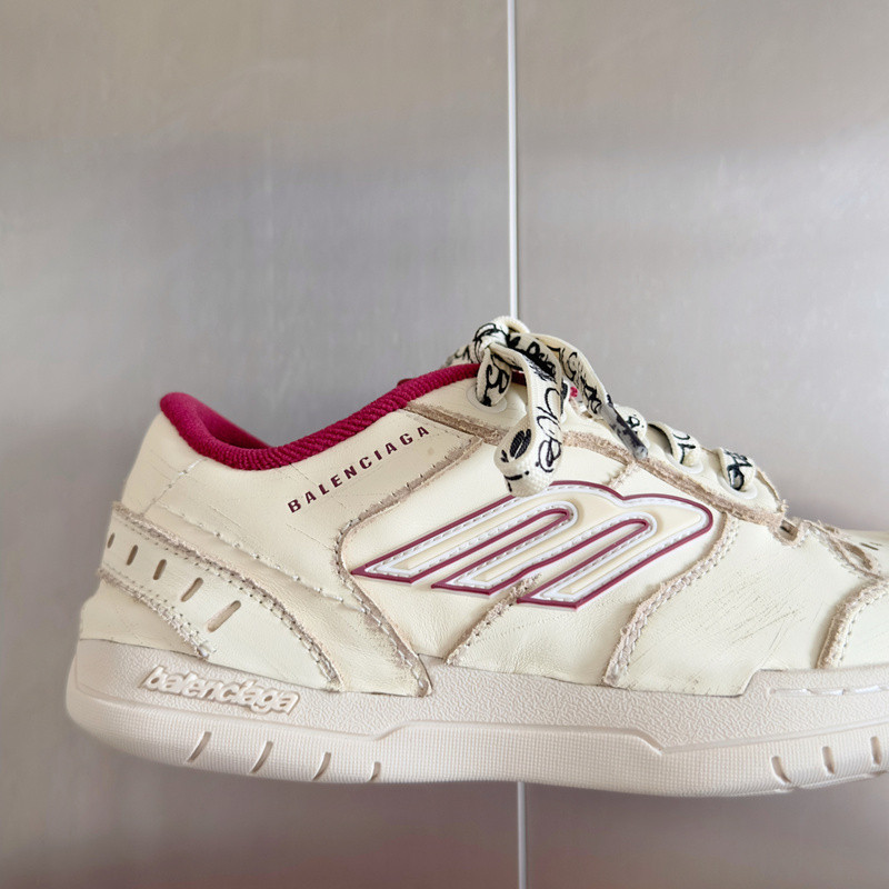 Ba1en*iaga launches new hamptons sneaker