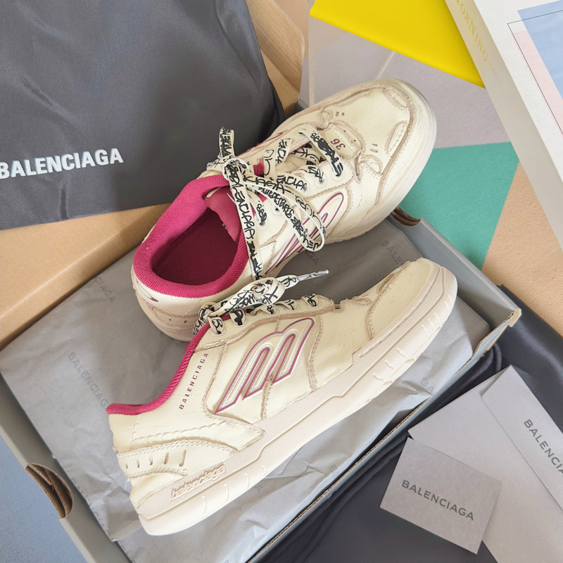 Ba1en*iaga launches new hamptons sneaker