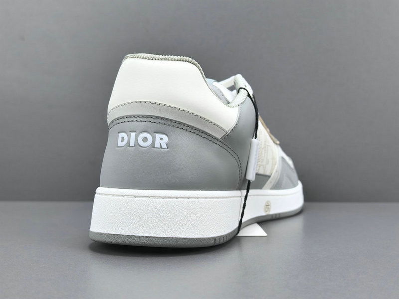 D10r sneakers
