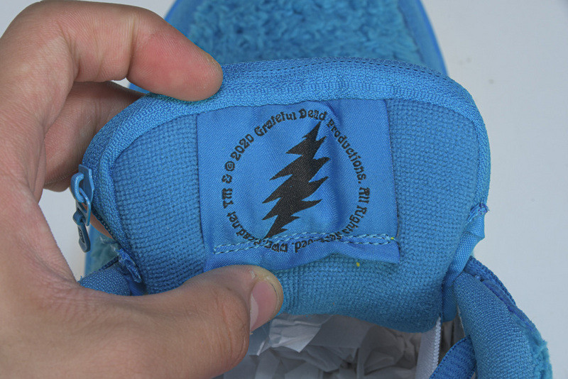 Grateful Dead x Nike SB Dunk Low “Blue Bear” CJ5378-400