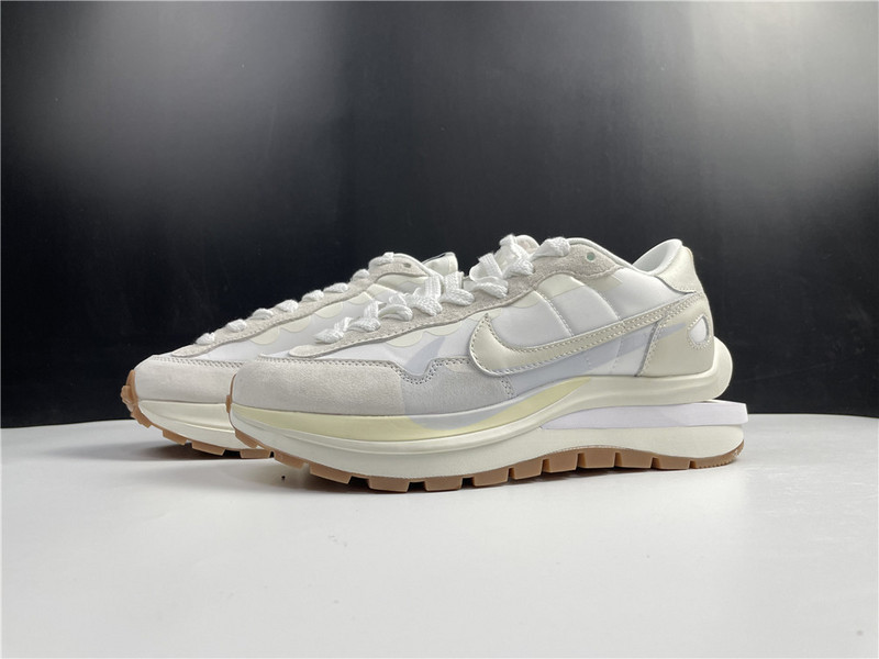 SACAI X NIKE VAPORWAFFLE DD1875-100