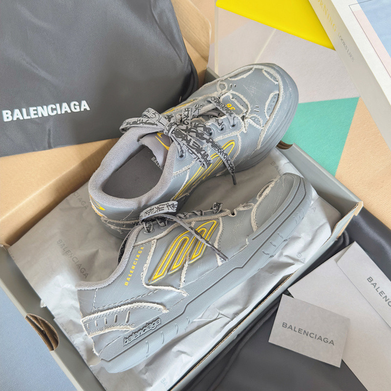 Ba1en*iaga launches new hamptons sneaker
