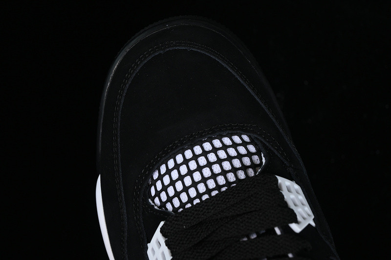 Air Jordan 4 “White Thunder” FQ8138-001