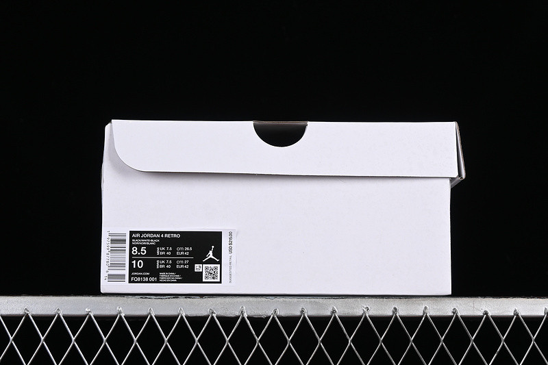 Air Jordan 4 “White Thunder” FQ8138-001