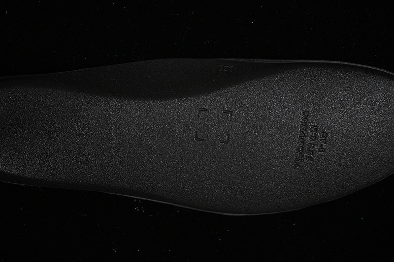 Air Jordan 4 “White Thunder” FQ8138-001