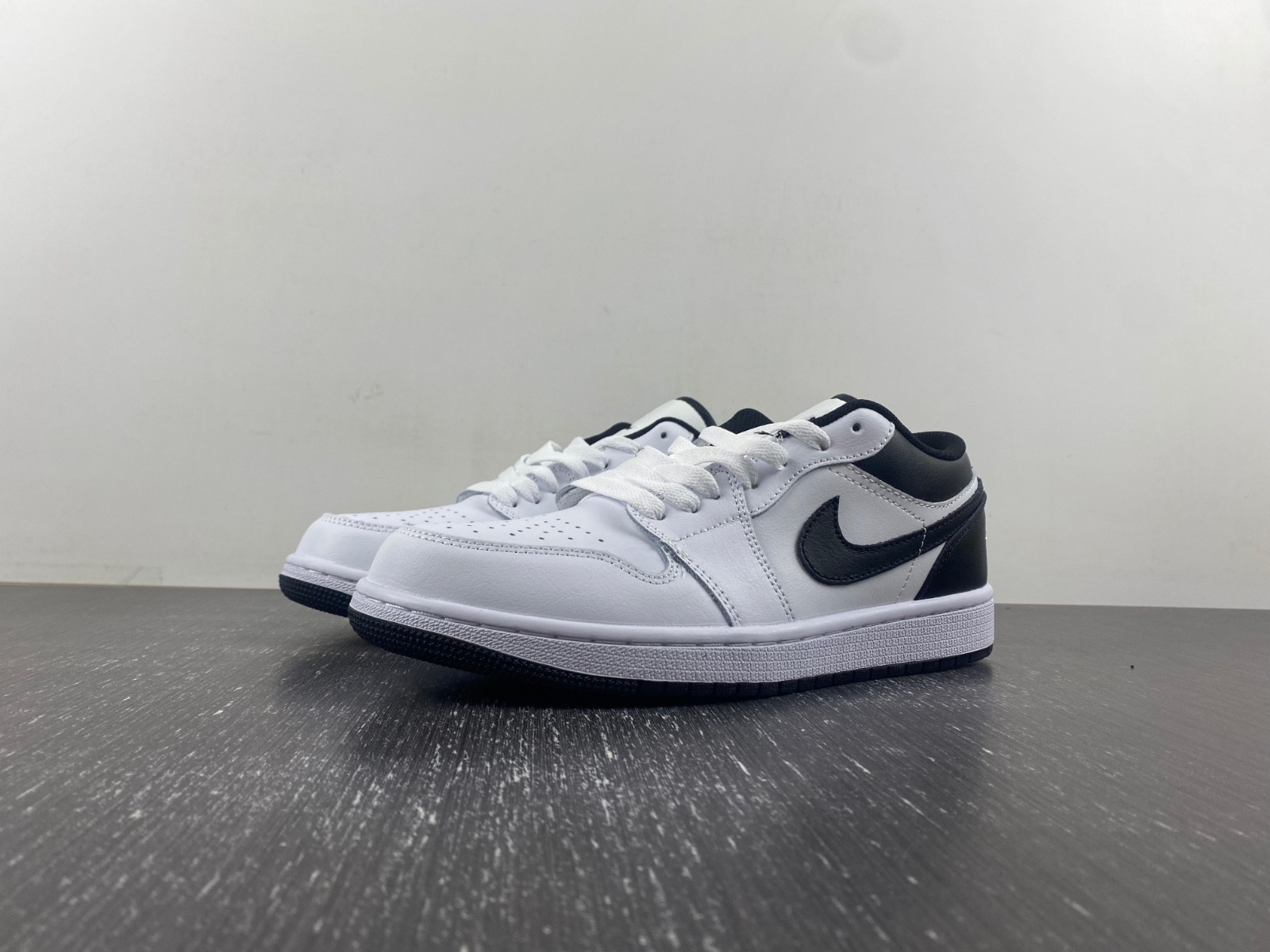 Jordan 1 Low White Black Men