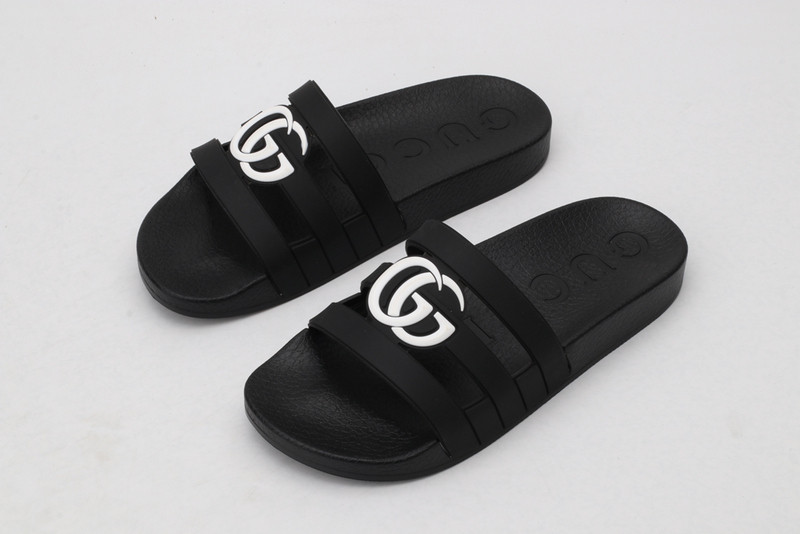 GUC LEATHER SLIDE
