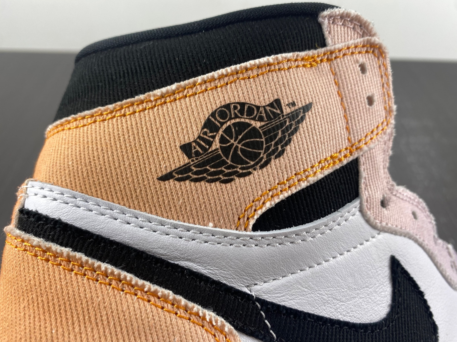 Air Jordan 1 High OG "Skyline" DX0054-805