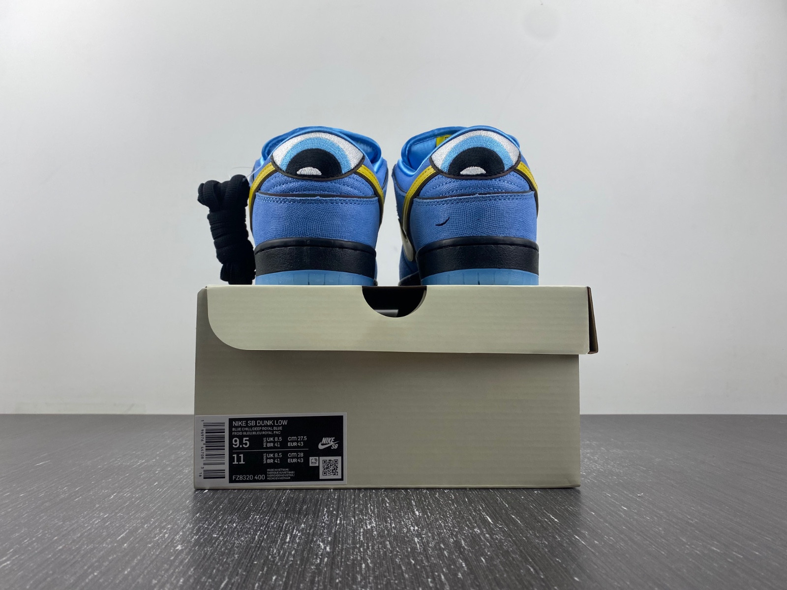 Nike THE POWERPUFF GIRLS X DUNK LOW PRO SB QS 