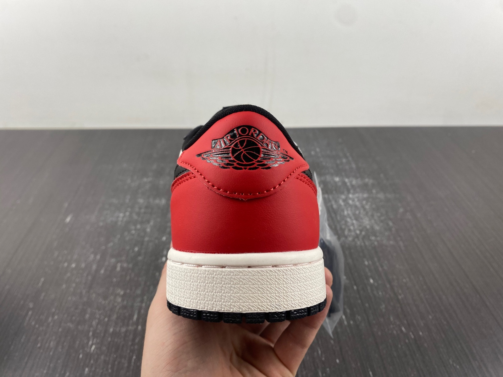Paris Saint-Germain x Air Jordan 1 Low OG | HF8828-100