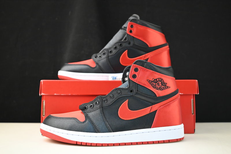 Air Jordan 1 High OG WMNS Satin Bred FD4810-061