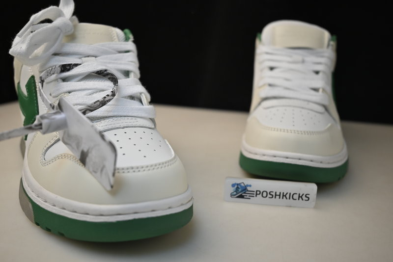 Off-White c/o Virgil Abloh