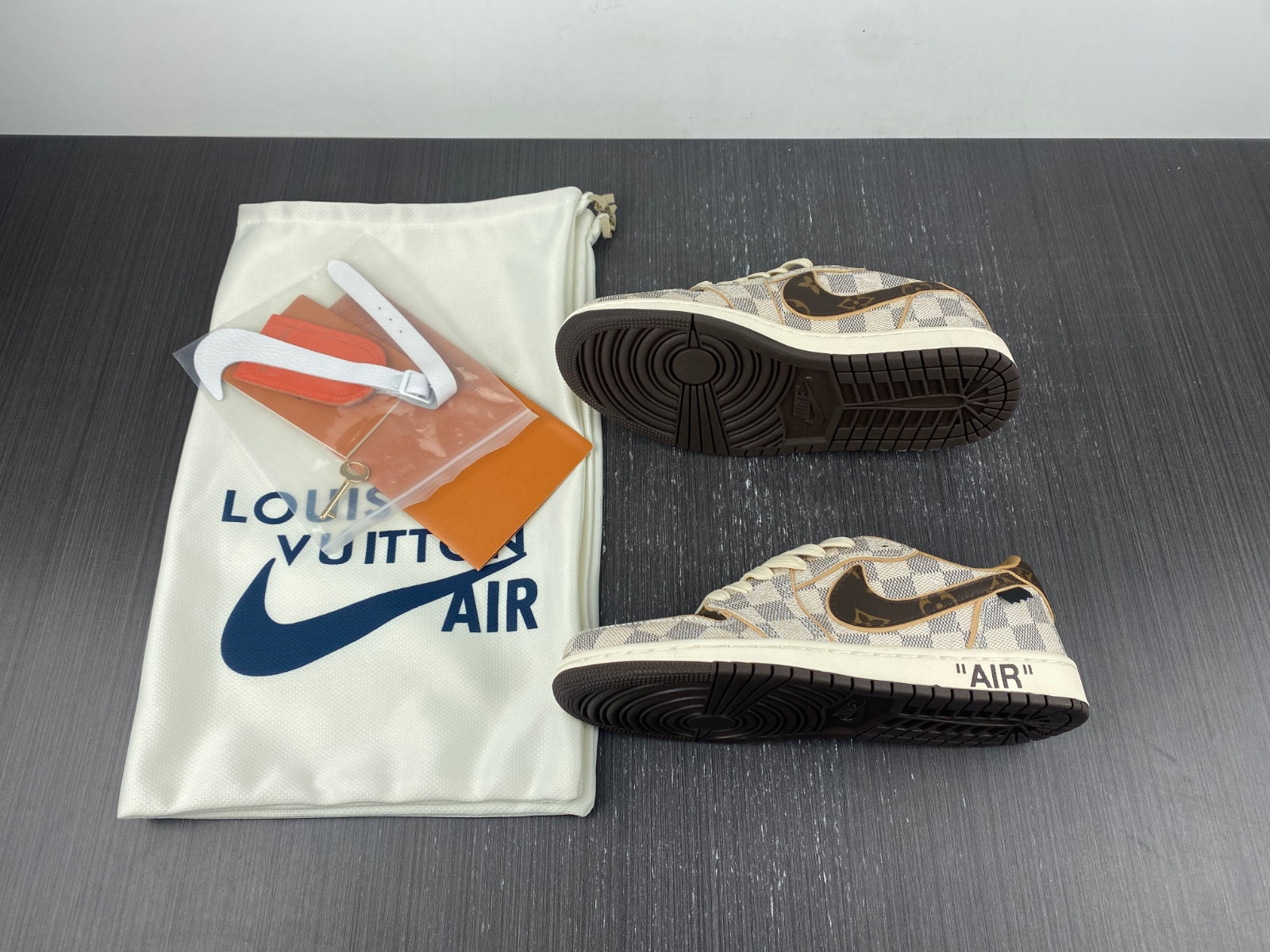 NIKE AIR FORCE 1 LOW BY VIRGIL ABLOH ( SPECIAL SHOES BOX)