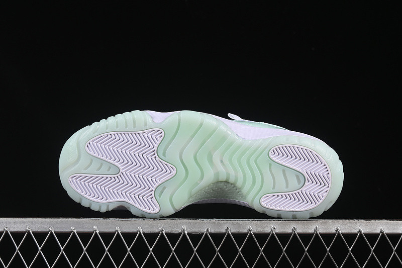 Air Jordan 11 Low "Igloo" AH7860-103