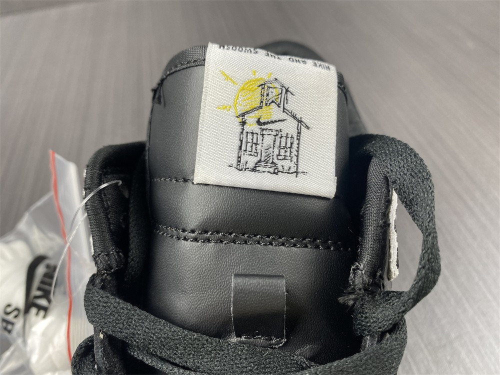 NIKE SB DUNK LOW PREMIUM GS 