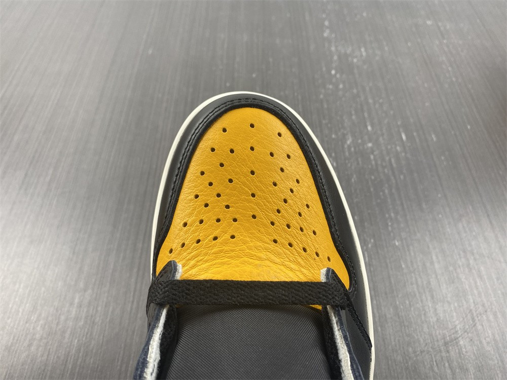 Air Jordan 1 High OG “Yellow Toe” 555088-711