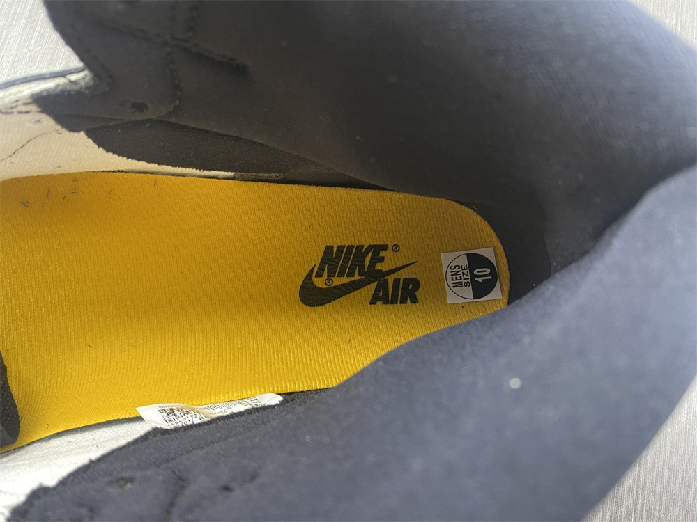 Air Jordan 1 High OG “Yellow Toe” 555088-711