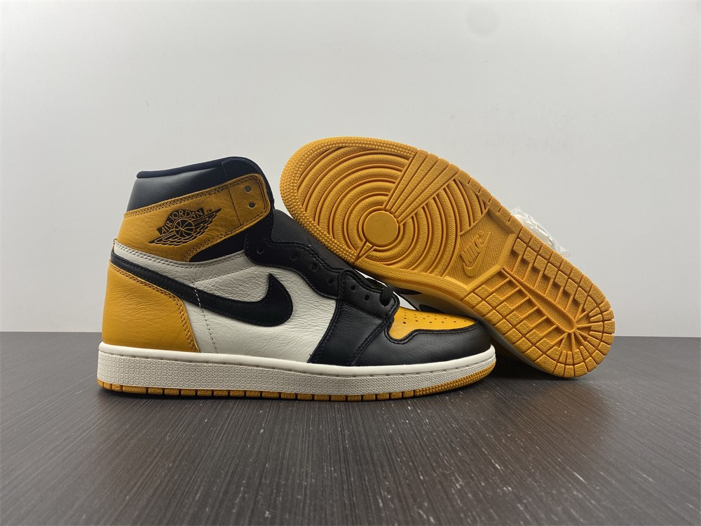 Air Jordan 1 High OG “Yellow Toe” 555088-711