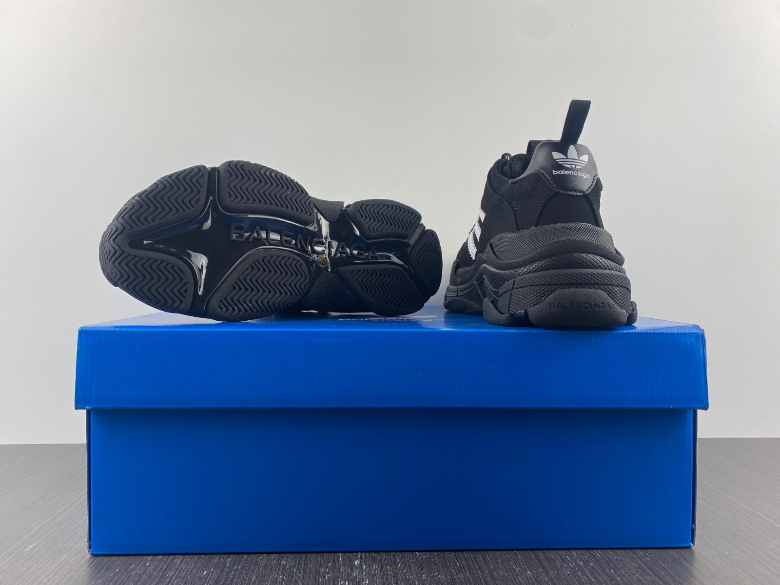 Ba*len*cia*ga triple s 712764 w2fw1 1004