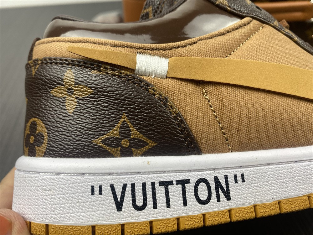 AIR JORDAN 1 LOW SNEAKERS