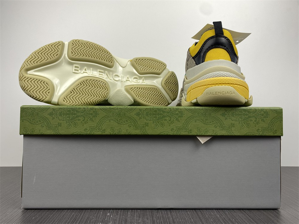 Ba*len*cia*ga triple s 683067 umo20 9766