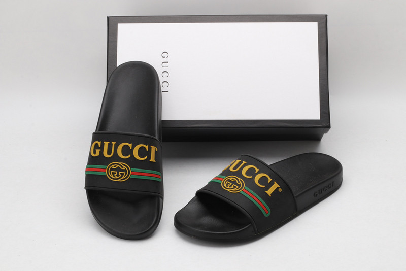 GUC LEATHER SLIDE