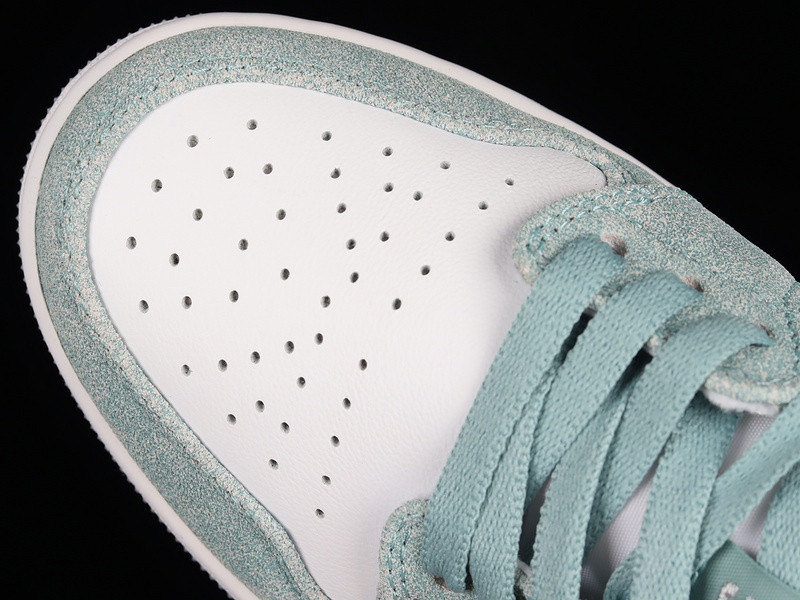 Air Jordan 1 Low “New Emerald” DN3705-301