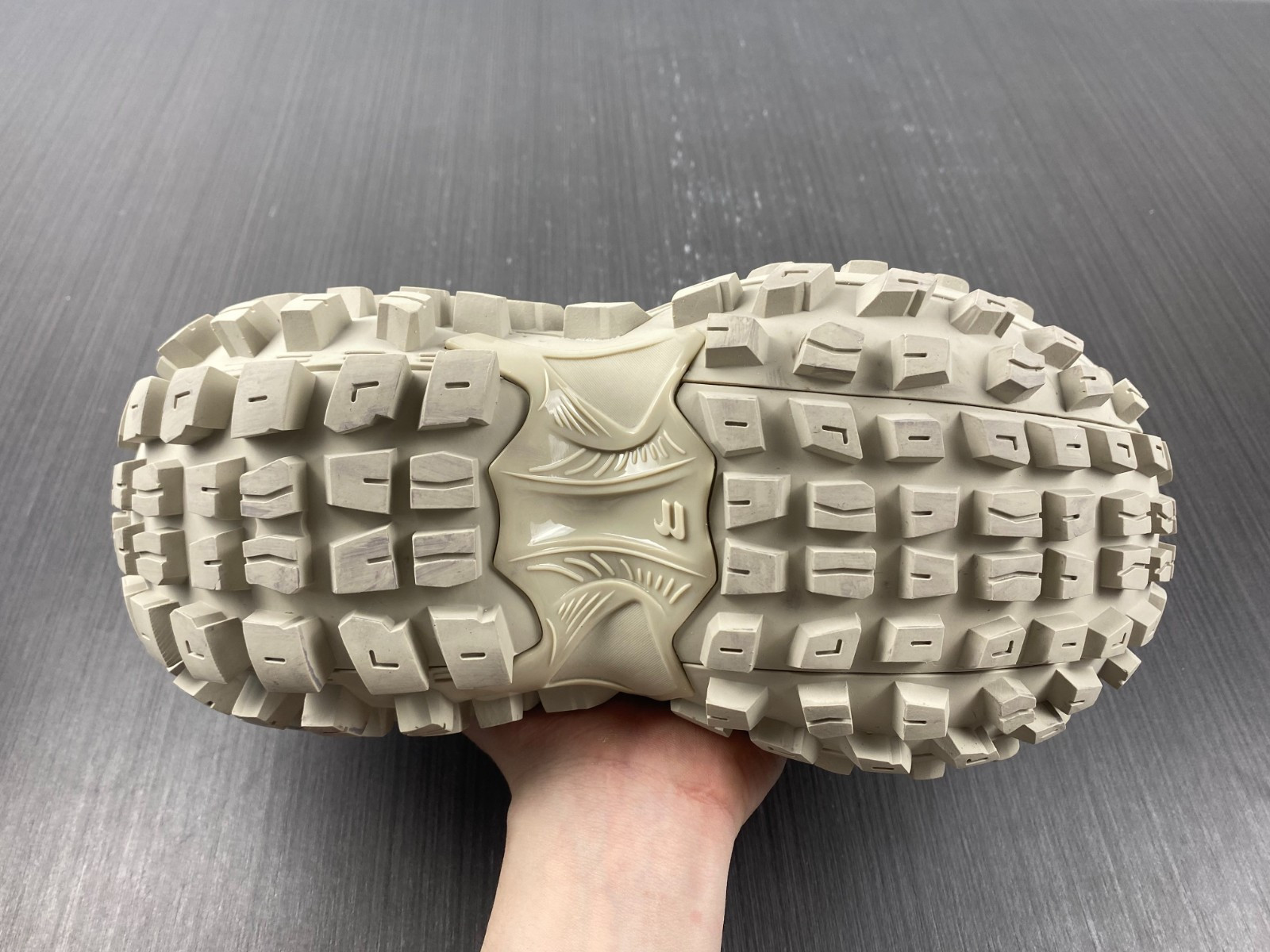 Ba*len*cia*ga bouncer chunky-sole sneakers