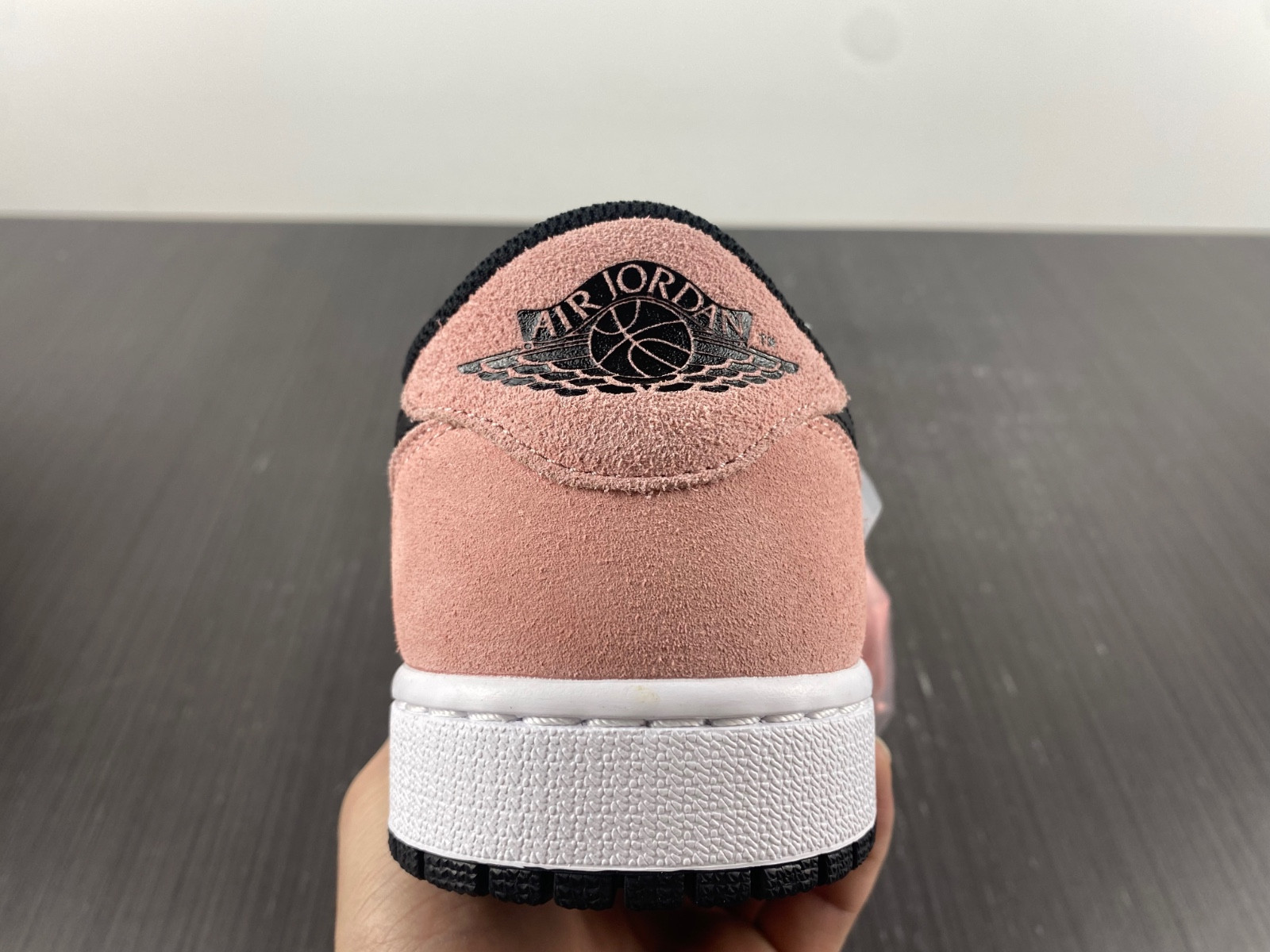 Jordan 1 Low OG Bleached Coral CZ0790-061