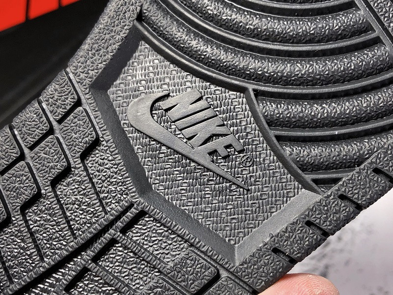 AIR JORDAN 1 BLACK WHITE GYM RED 555088-061