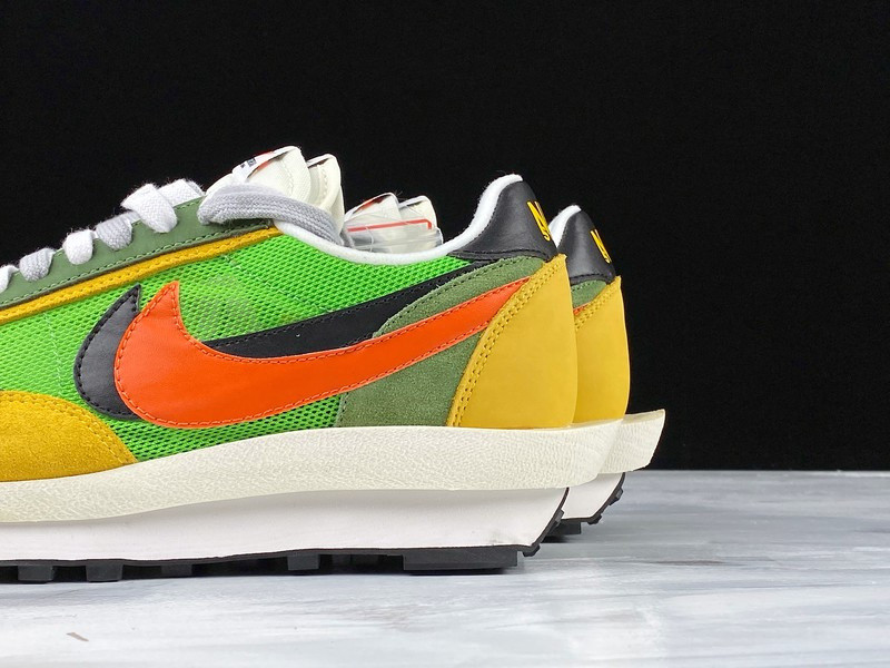 NIKE LD WAFFLE X SACAI GREEN GUSTO BV0073-300