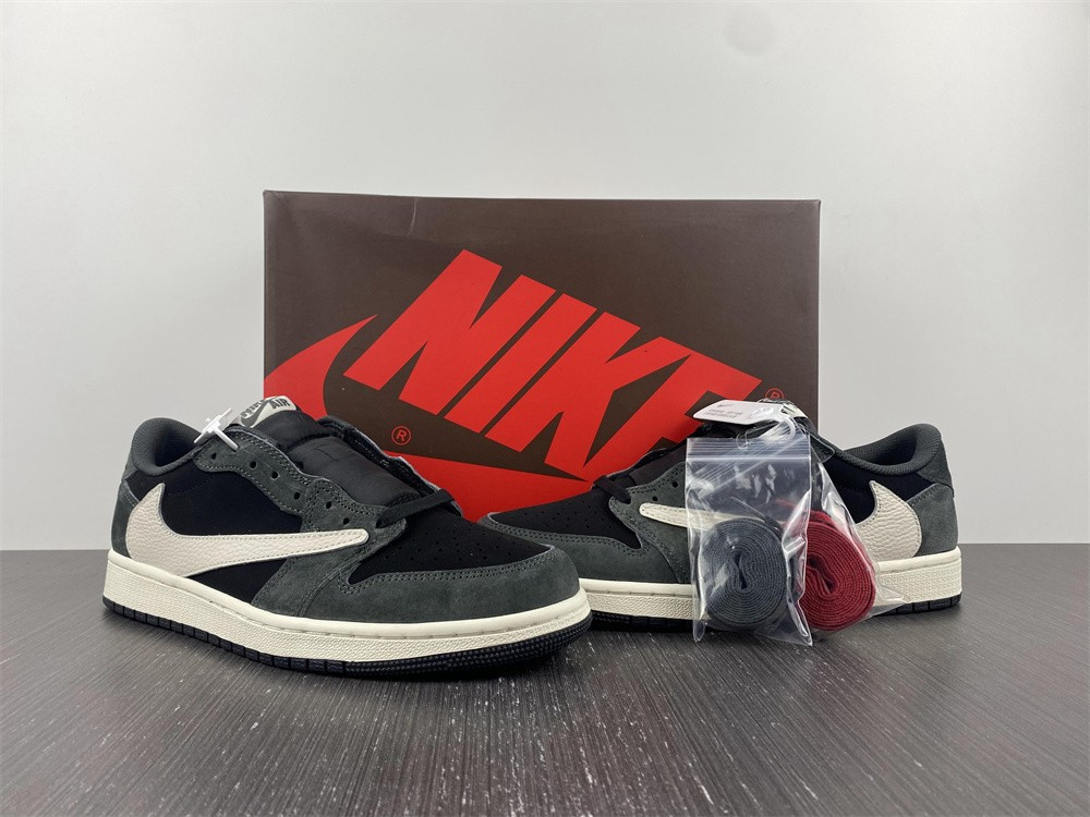 Travis Scott x Air Jordan 1 Low OG DM7866-001