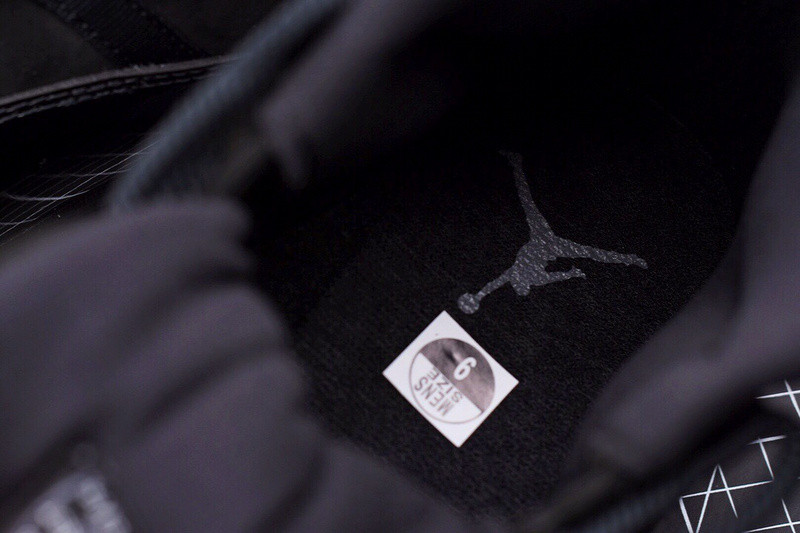 AIR JORDAN 11 RETRO CAP AND GOWN 378037-005