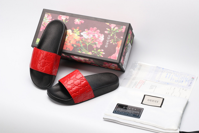 GUC LEATHER SLIDE