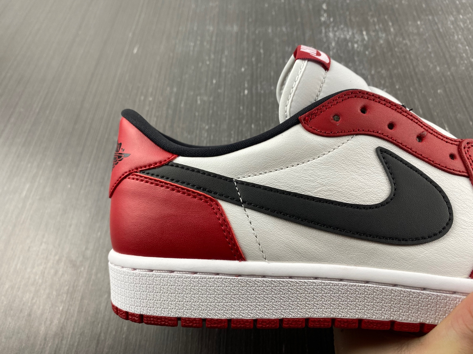 Jordan 1 Retro Low Chicago (2016) 705329-600