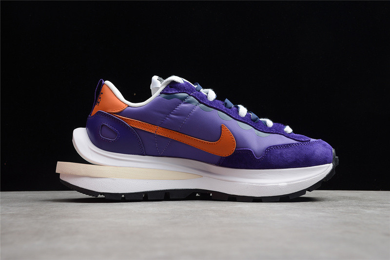 NIKE VAPORWAFFLE SACAI DARK IRIS DD1875-500