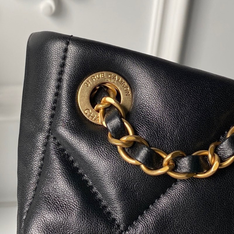 Ch**el shopping bag in shiny lambskin (as5740)