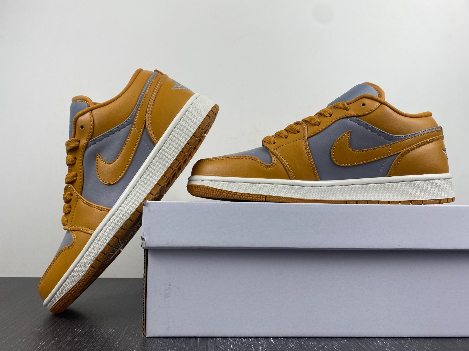 NIKE AIR JORDAN 1 LOW CHUTNEY DC0774-020