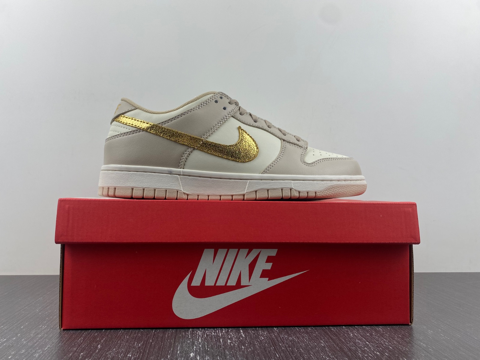 Nike Dunk Low Phantom Metallic Gold DX5930-001