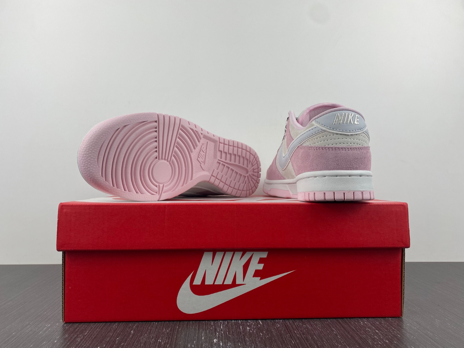 Nike SB Dunk Low LX Pink Foam White Black DV3054-600