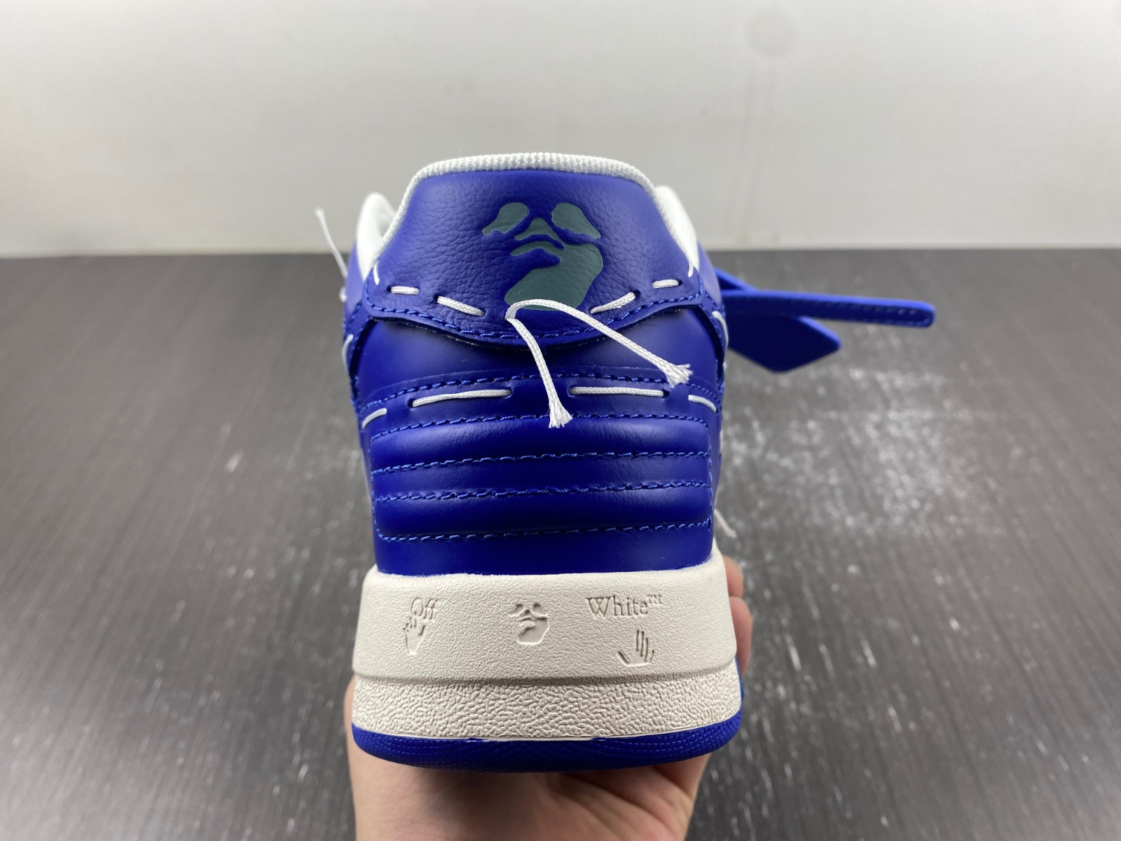 Off-White c/o Virgil Abloh