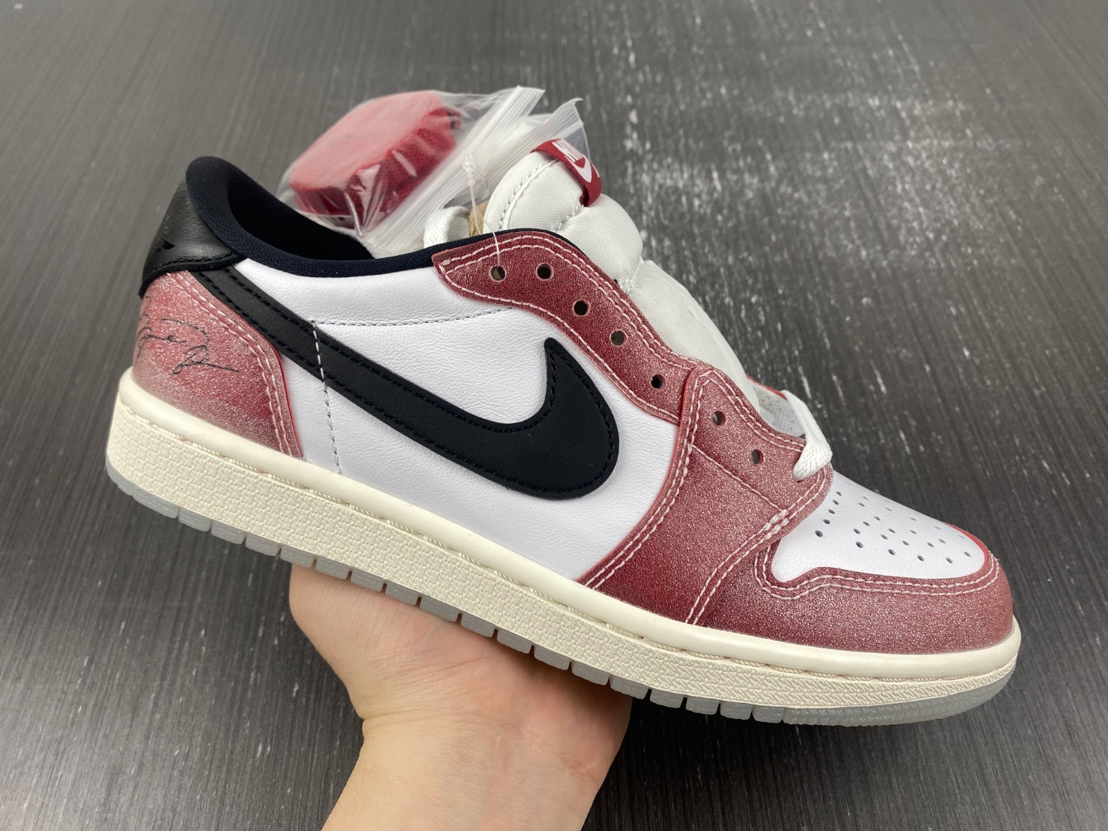 Trophy Room x Air Jordan 1 OG Low FN0432-017
