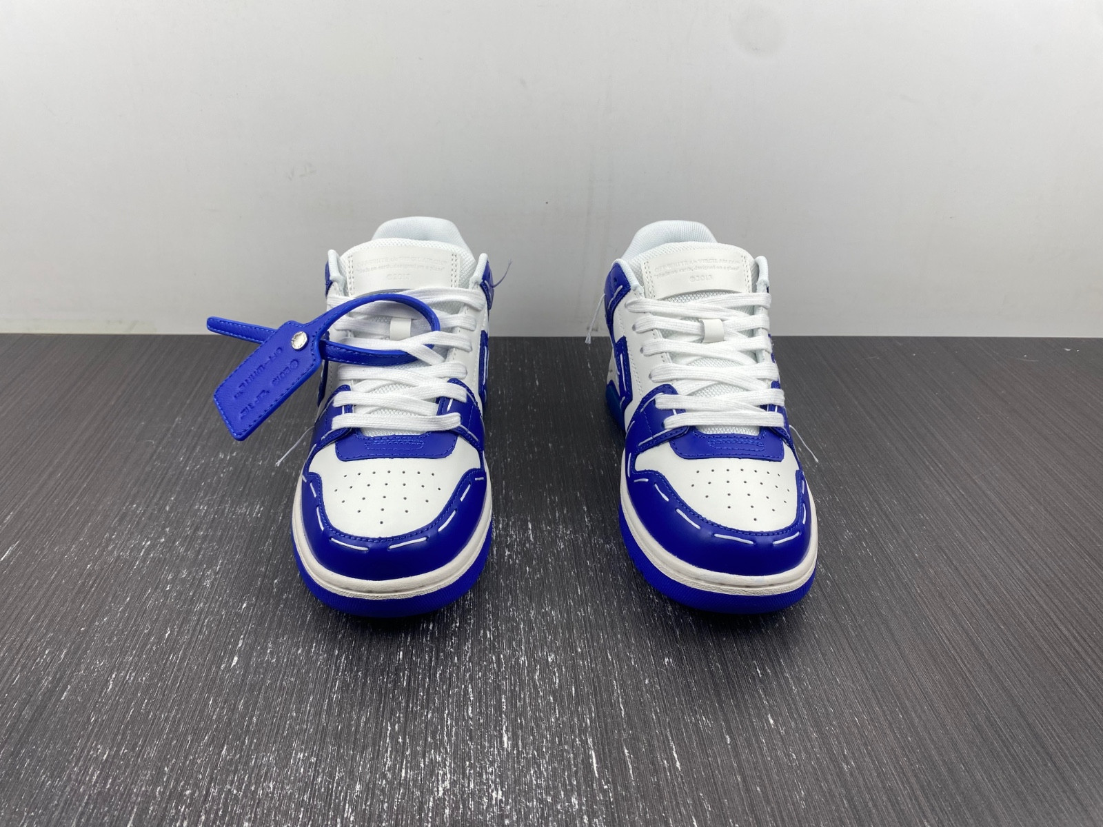 Off-White c/o Virgil Abloh