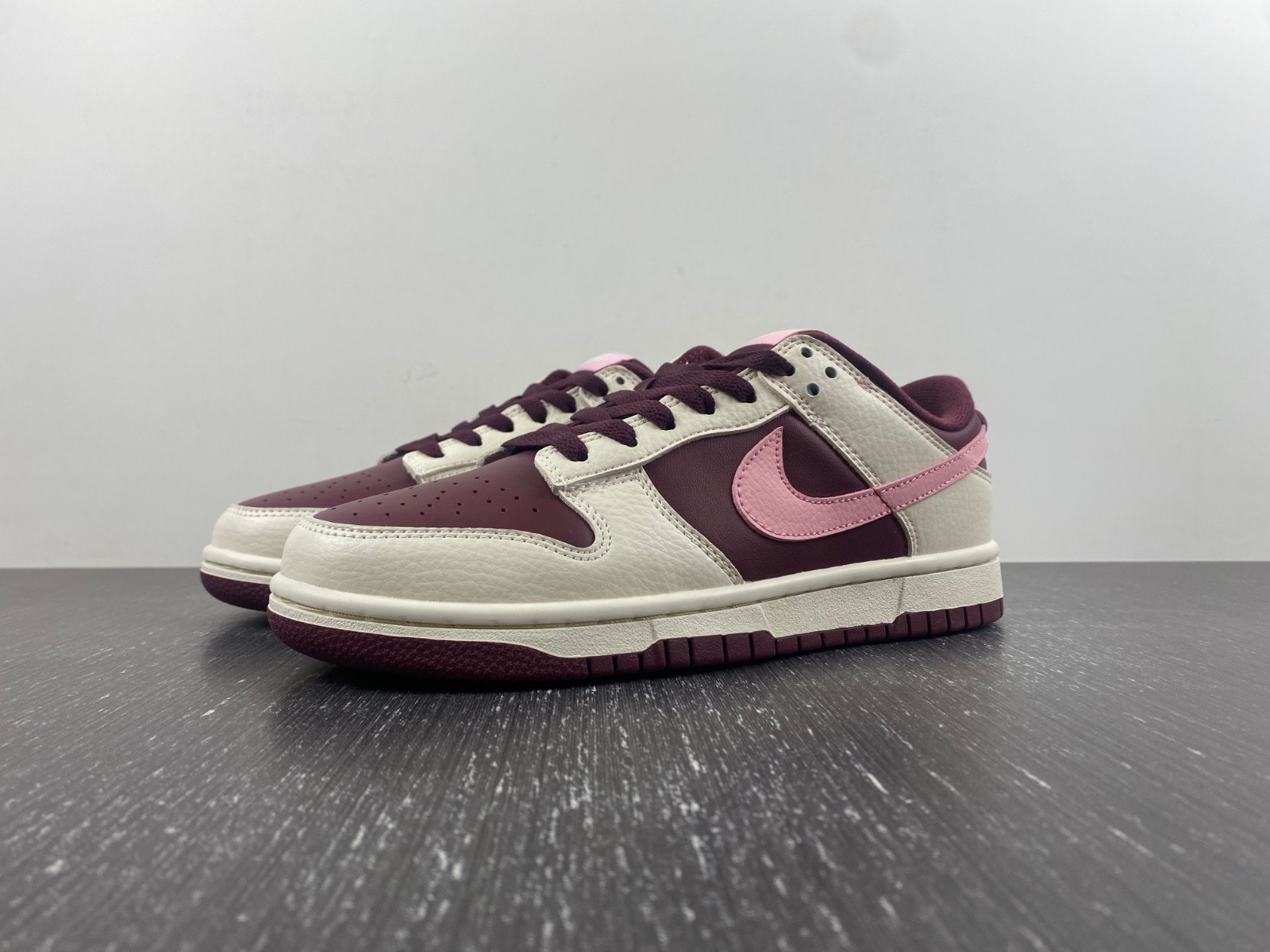 Nike Dunk Low Valentine