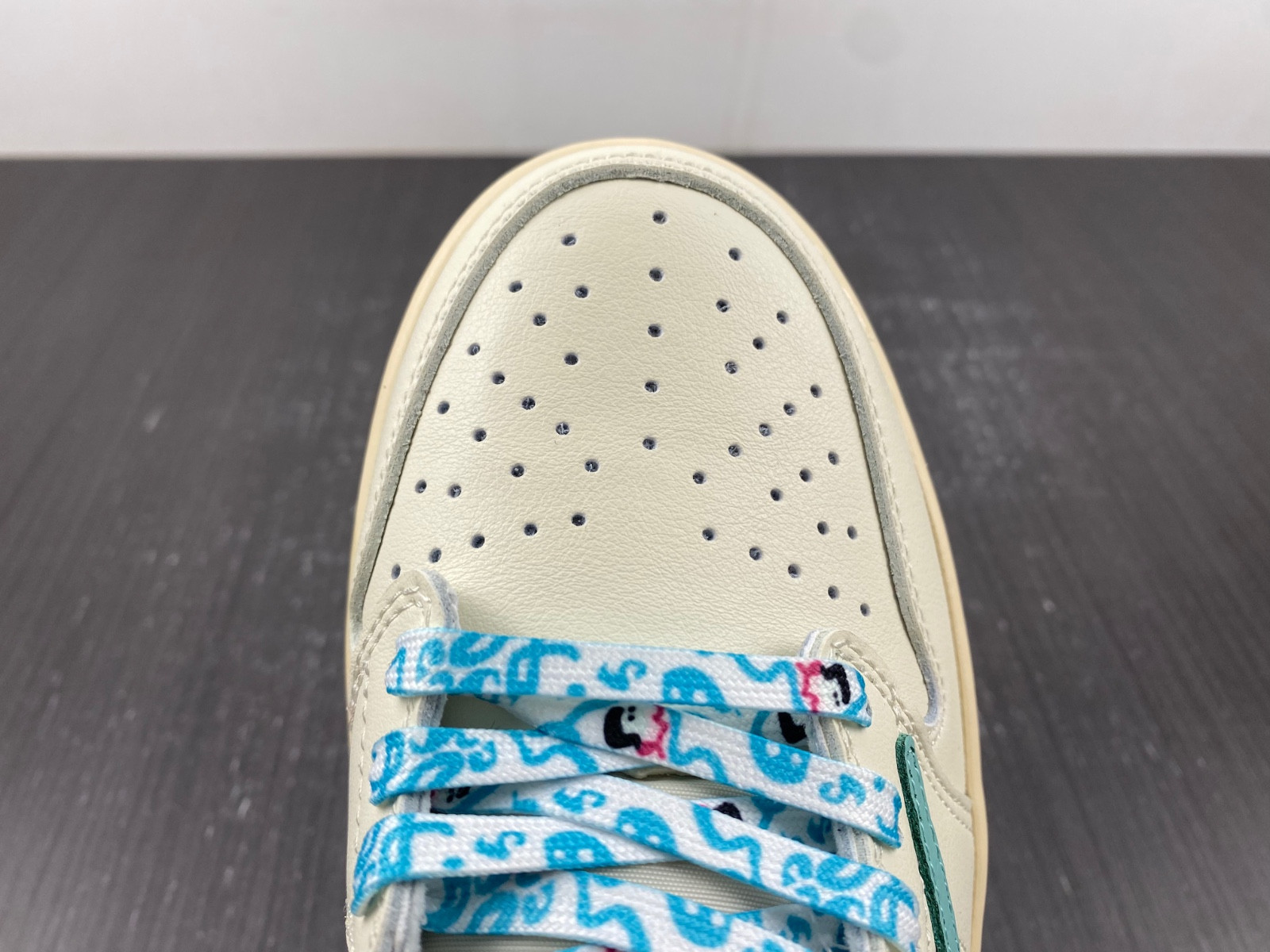 Travis Scott x Air Jordan 1 Low OG DM7866-102