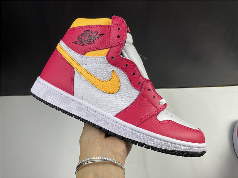 Air Jordan 1 High OG“Light Fusion Red” 555088-603