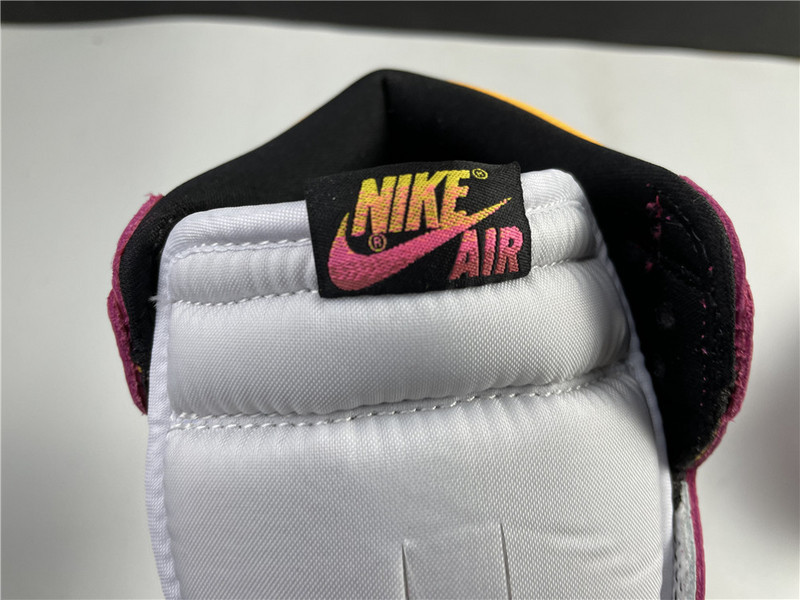 Air Jordan 1 High OG“Light Fusion Red” 555088-603